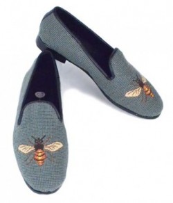 XW033 Bee on sage Needlepoint Loafer